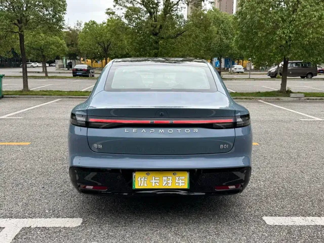 Leapmotor B01 — Фото автомобиля 5
