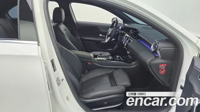 Mercedes-Benz A-Class — Фото автомобиля 11