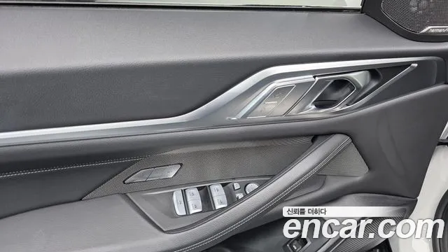 BMW i4 — Фото автомобиля 26