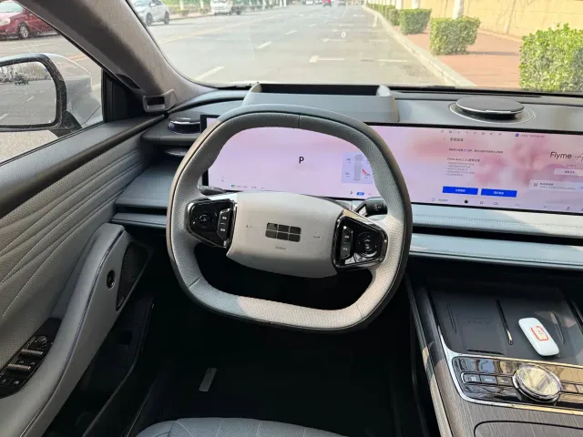 Geely Galaxy E8 — Фото автомобиля 15