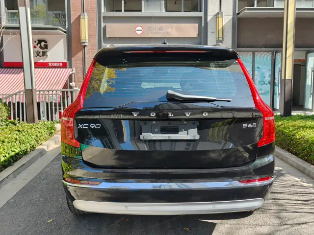 Volvo XC90 — Фото автомобиля 5