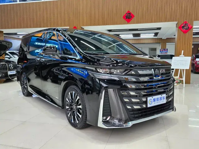 Toyota Vellfire — Фото автомобиля 3