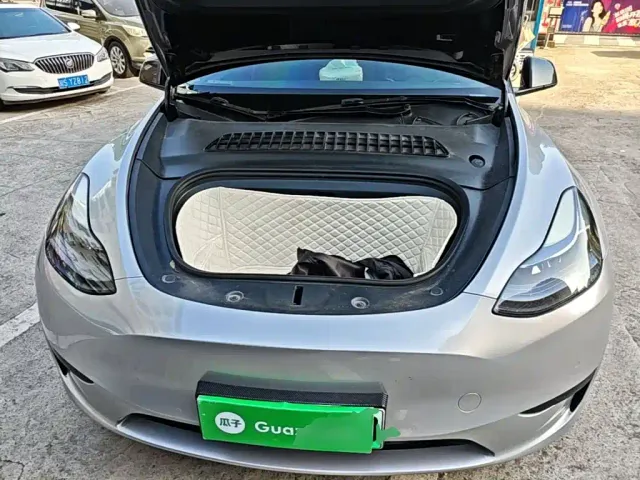 Tesla Model Y — Фото автомобиля 19