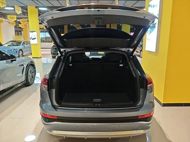 Audi Q4 e-tron — Фото автомобиля 18
