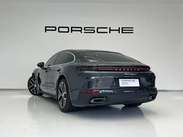 Porsche Panamera — Фото автомобиля 3