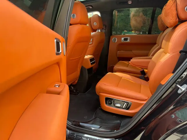 Li Auto L8 — Фото автомобиля 8