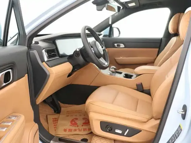 Li Auto ONE — Фото автомобиля 11