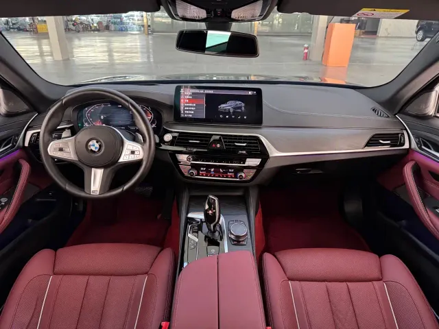 BMW 5 Series — Фото автомобиля 9