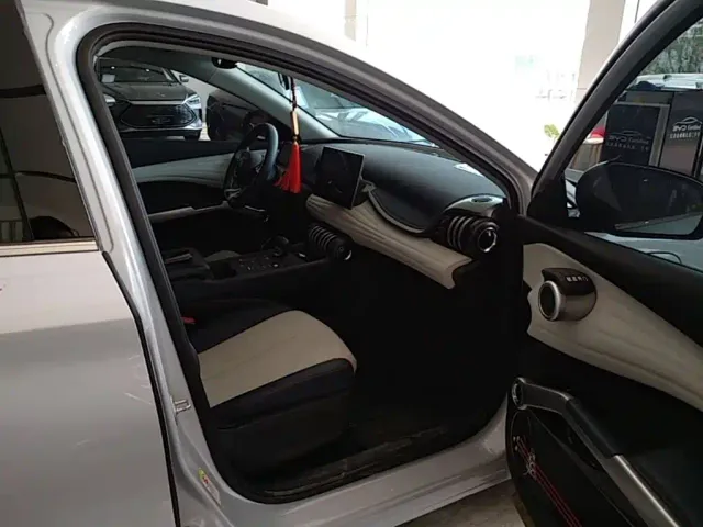 BYD Yuan PLUS — Фото автомобиля 24