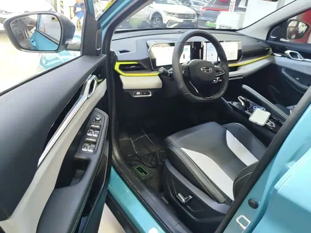 Geely Binyue — Фото автомобиля 15