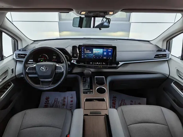 Toyota Granvia — Фото автомобиля 5