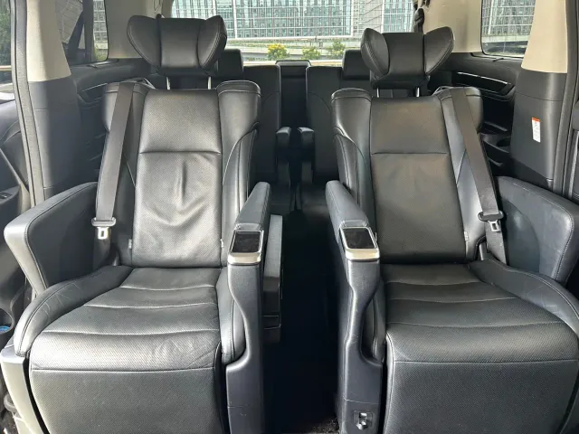 Toyota Vellfire 2021 Crown Hybrid 2.5L HV Premium Edition — Фото автомобиля 9