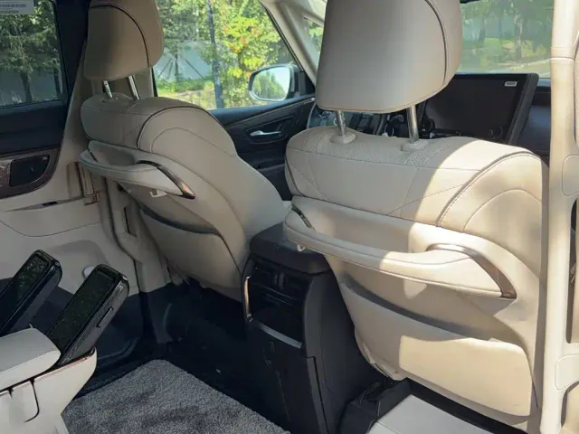 Toyota Alphard — Фото автомобиля 20