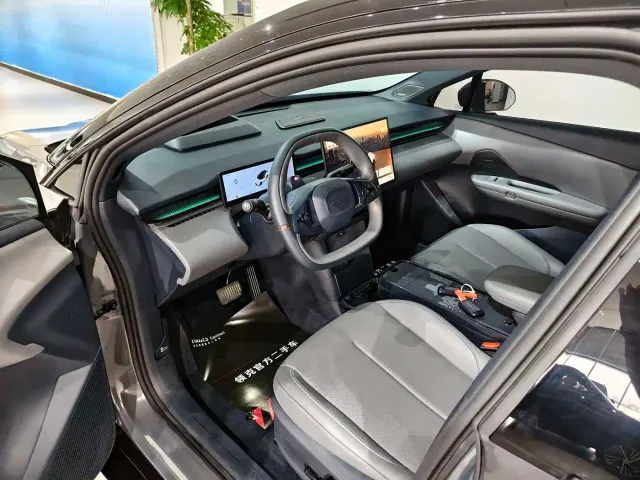 Lynk & Co Z20 — Фото автомобиля 13