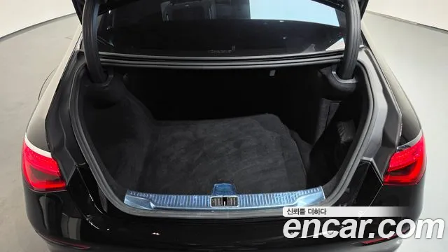 Mercedes-Benz S-Class — Фото автомобиля 18