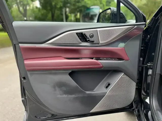 Cadillac XT5 — Фото автомобиля 13