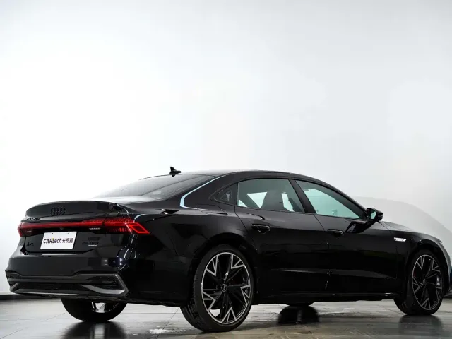 Audi A7L — Фото автомобиля 2