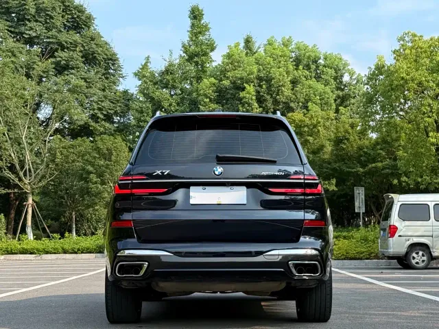 BMW X7 — Фото автомобиля 5