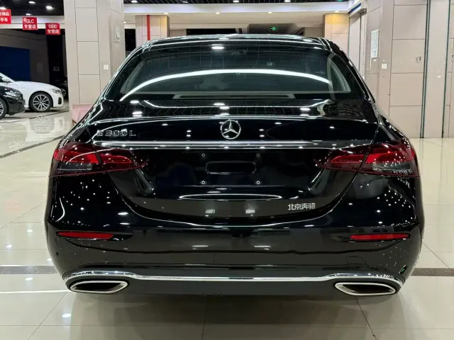 Mercedes-Benz E-Class — Фото автомобиля 9