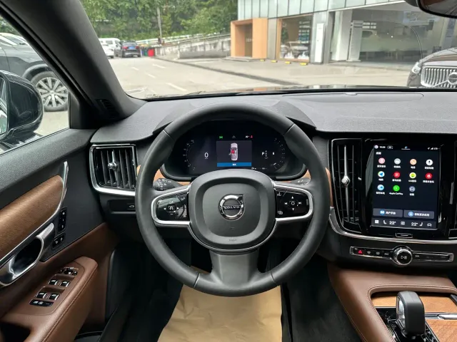 Volvo S90 — Фото автомобиля 14