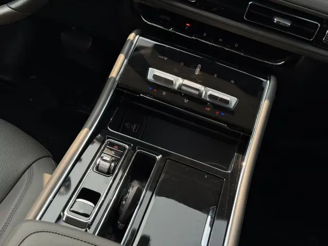 Lincoln Aviator — Фото автомобиля 26