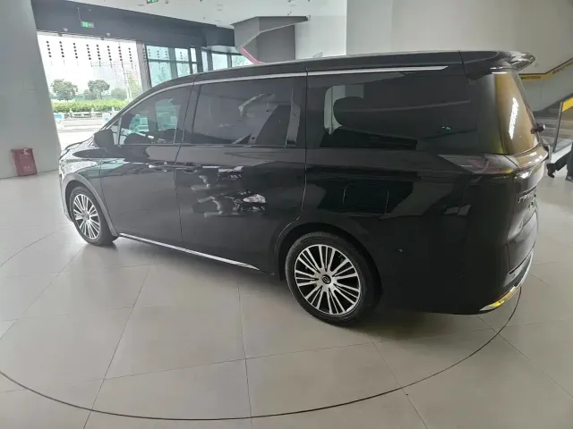 GAC Trumpchi E8 — Фото автомобиля 8