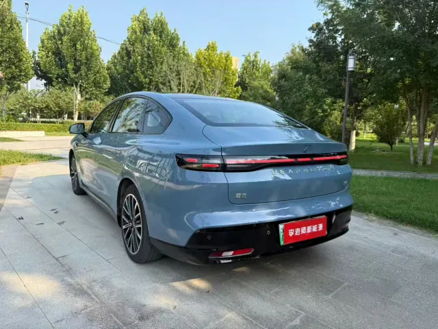 Leapmotor B01 — Фото автомобиля 6
