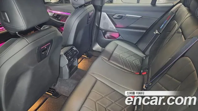 BMW 5-Series — Фото автомобиля 20