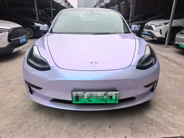 Tesla Model 3 — Фото автомобиля 2