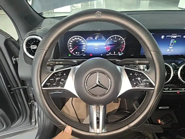 Mercedes-Benz GLB-Class — Фото автомобиля 10