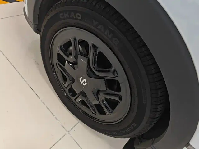 Leapmotor T03 — Фото автомобиля 24