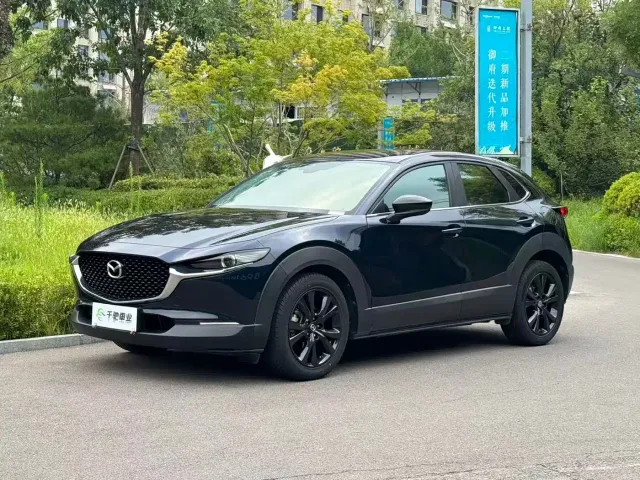 Фотография автомобиля — Mazda CX-30