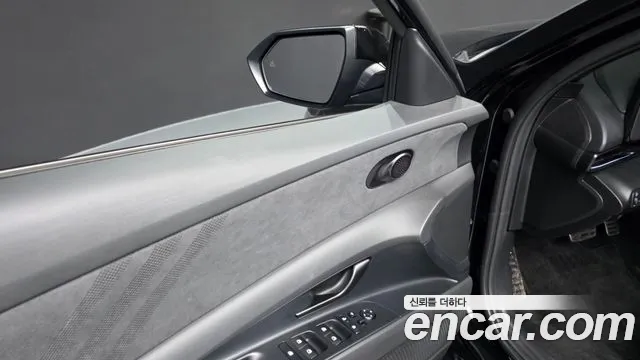 Hyundai AVANTE — Фото автомобиля 24