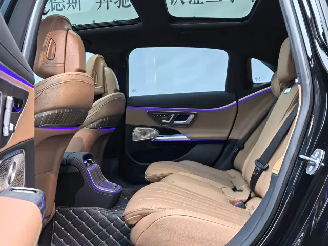 Mercedes-Benz E-Class — Фото автомобиля 6