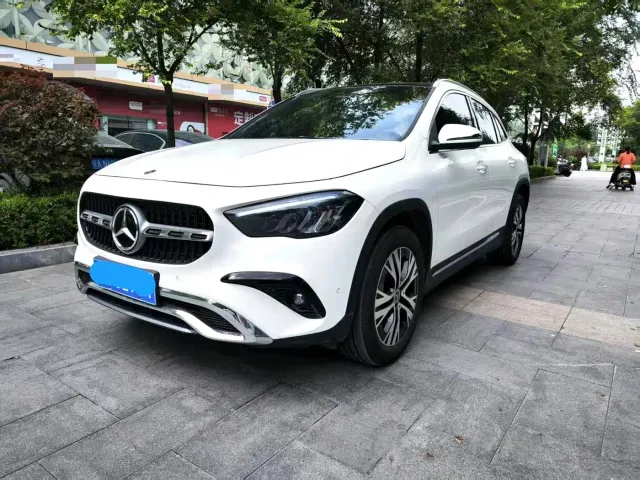 Фотография автомобиля — Mercedes-Benz GLA-Class
