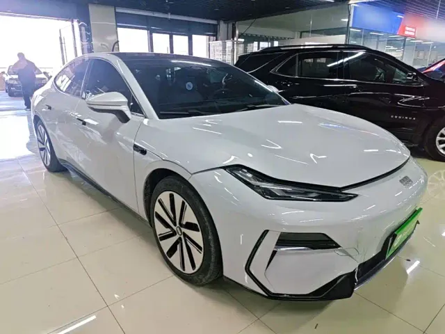 Geely Galaxy E8 — Фото автомобиля 3