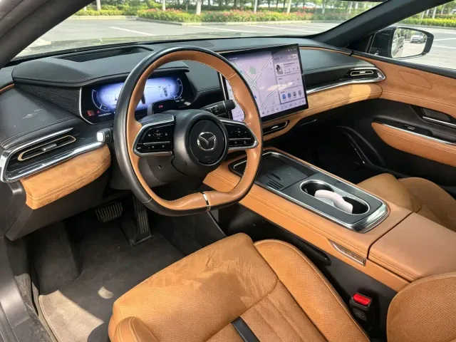 Mazda EZ-6 — Фото автомобиля 3
