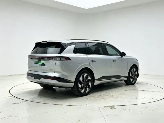 Dongfeng eπ 008 — Фото автомобиля 10