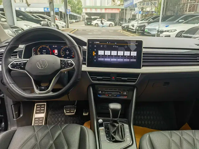 Volkswagen Tiguan L — Фото автомобиля 11