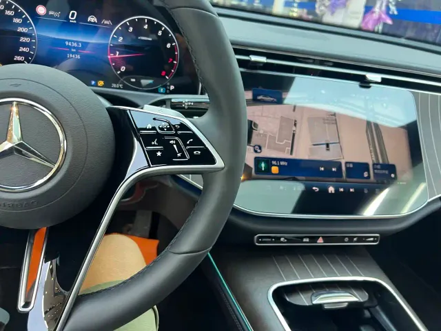 Mercedes-Benz E-Class — Фото автомобиля 5
