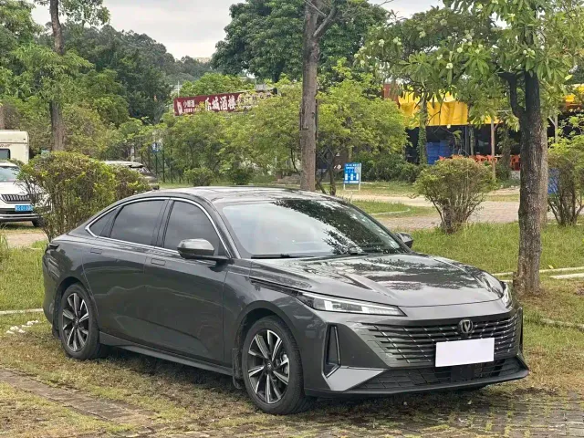 Changan Eado — Фото автомобиля 3