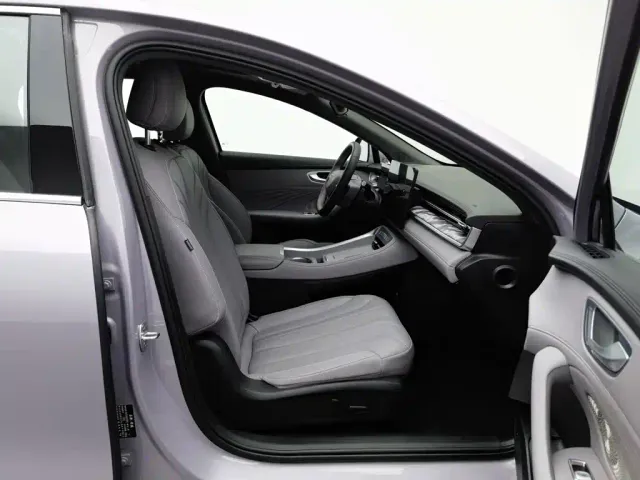 Roewe M7 DMH — Фото автомобиля 23