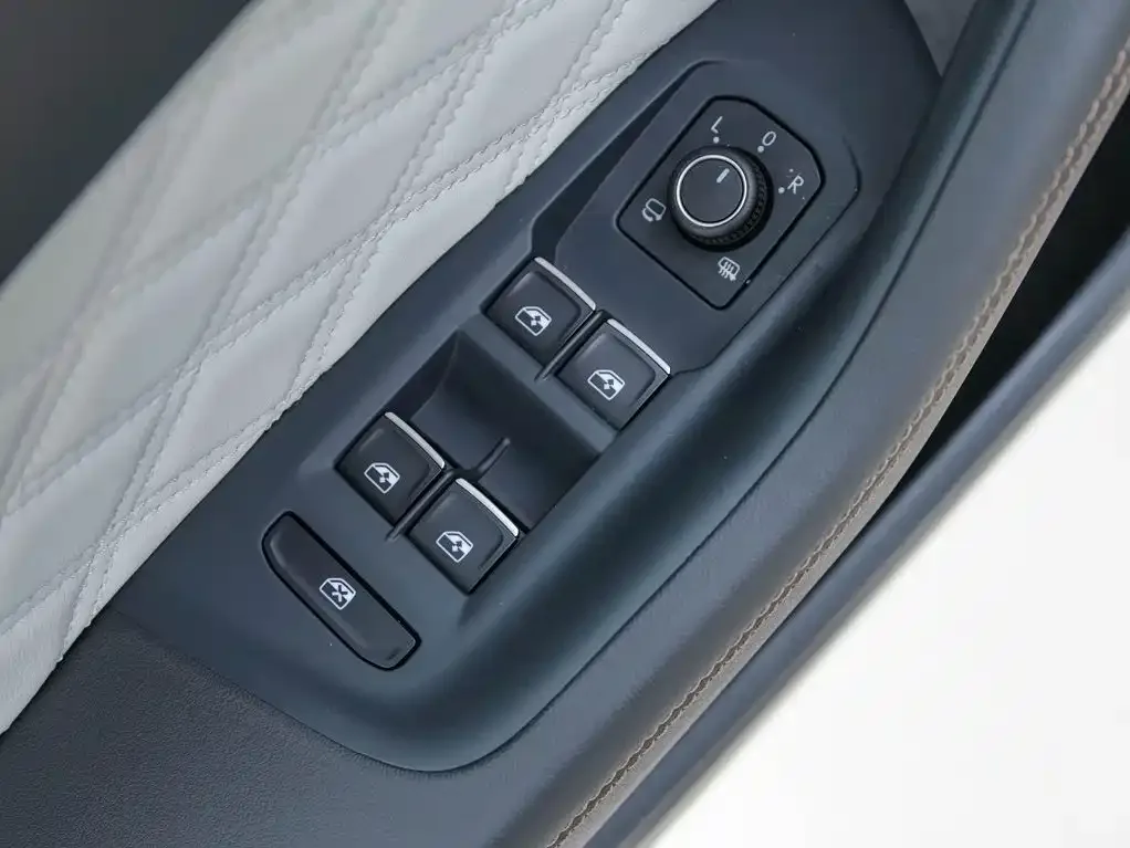 Volkswagen Magotan 2023 Model 2 Million Commemorative Edition 330TSI DSG Luxury — Фото автомобиля 14