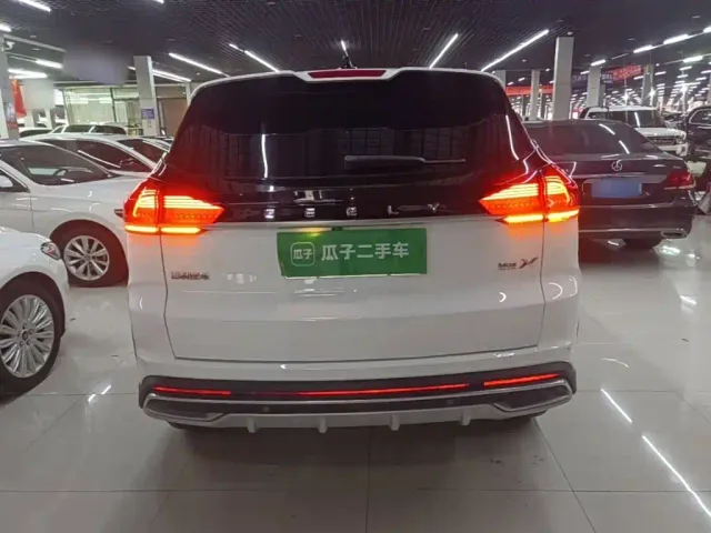 Geely Boyue — Фото автомобиля 5