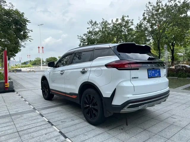 Geely Boyue — Фото автомобиля 6