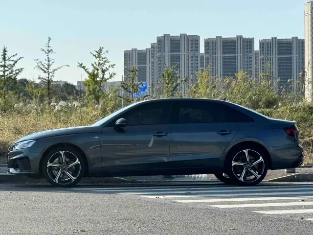 Audi A4L — Фото автомобиля 3