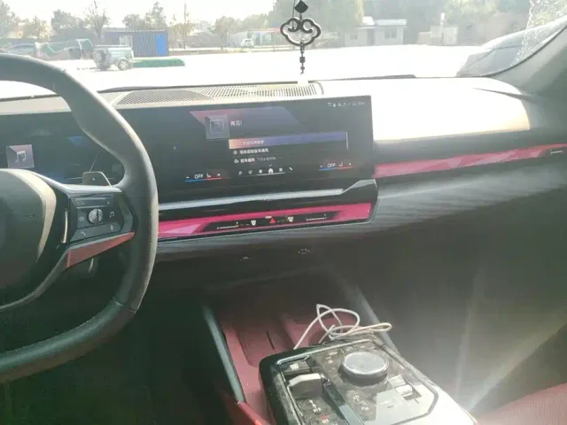 BMW 5 Series — Фото автомобиля 13