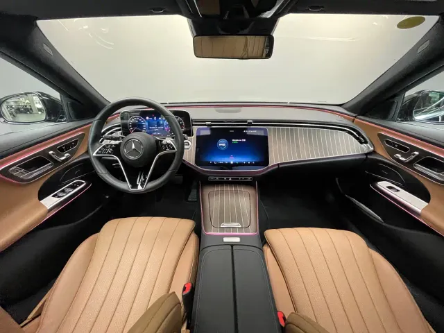Mercedes-Benz E-Class — Фото автомобиля 15