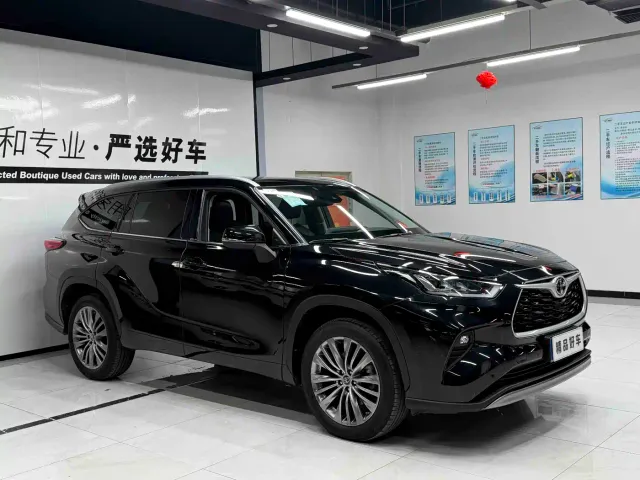 Toyota Highlander — Фото автомобиля 2