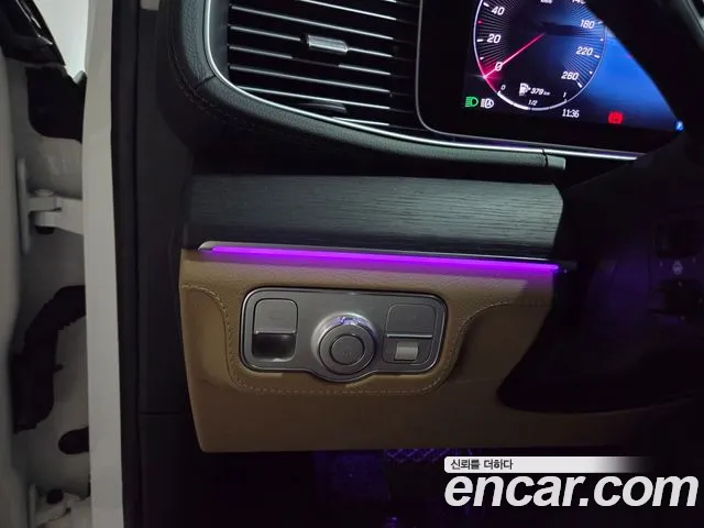 Mercedes-Benz GLE-Class — Фото автомобиля 16